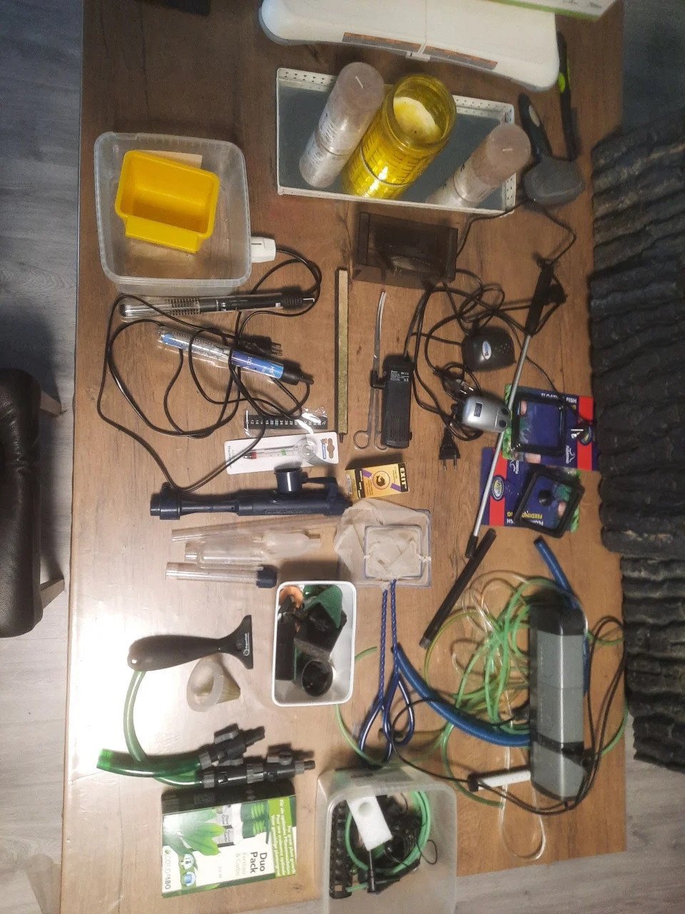 2x aquarium met  veel accessoires