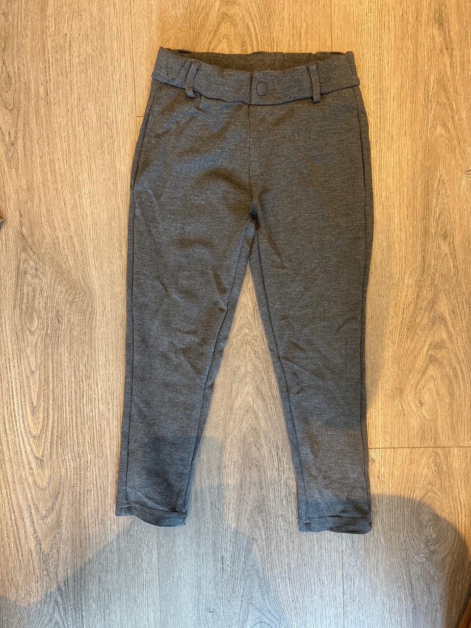 Broek van Name It maat 110.