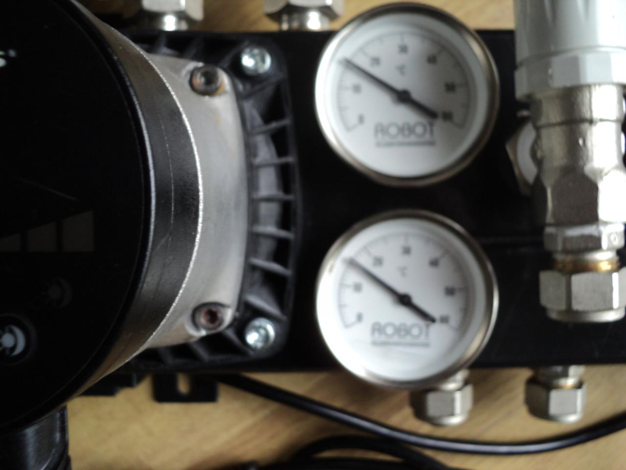 Vrijwel nieuwe 3 groep verdeler vloerverwarming ENERGI ZUINIG