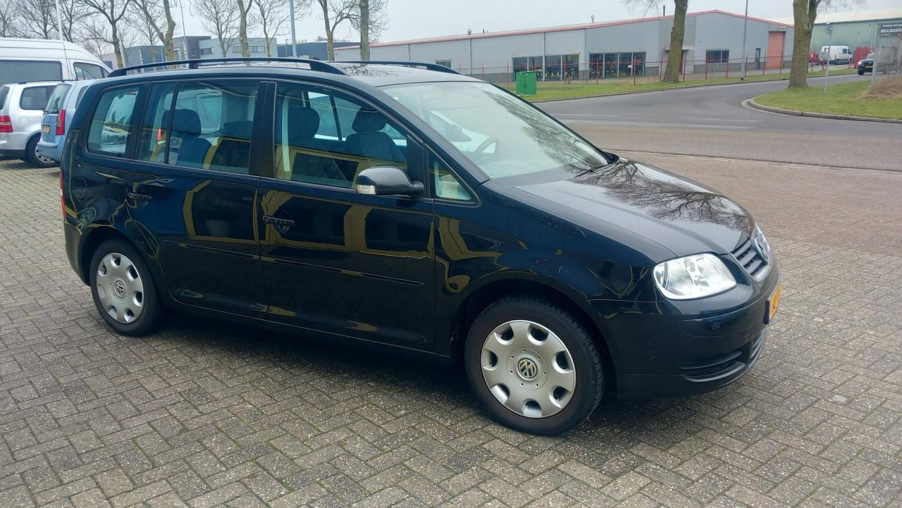 Volkswagen Touran 1,6 16v FSI 5drs Trendline bj:2003 airco