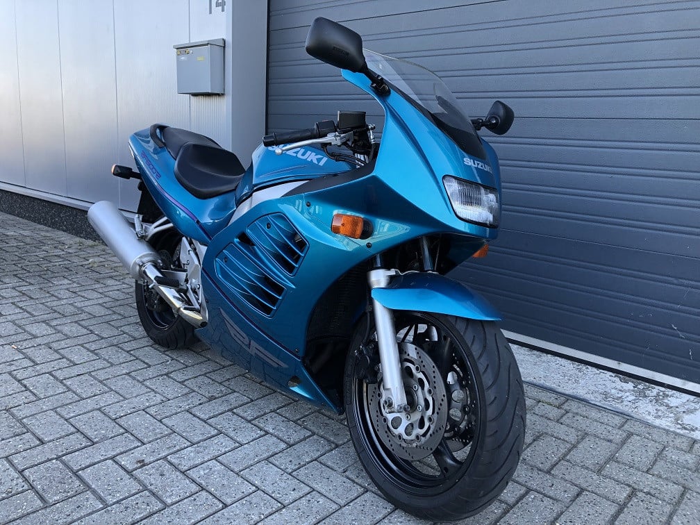 Suzuki RF600R uit 1997 met slechts 22 dkm, absolute nieuwstaat! €1750,-