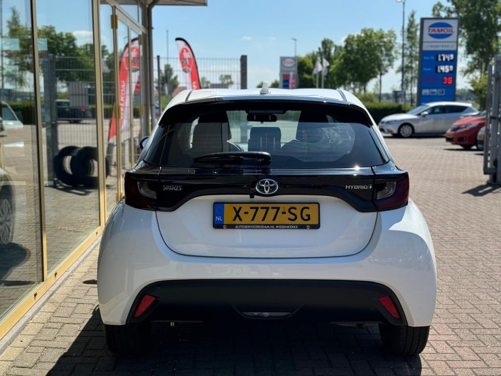 Toyota Yaris 1.5 hyb. active