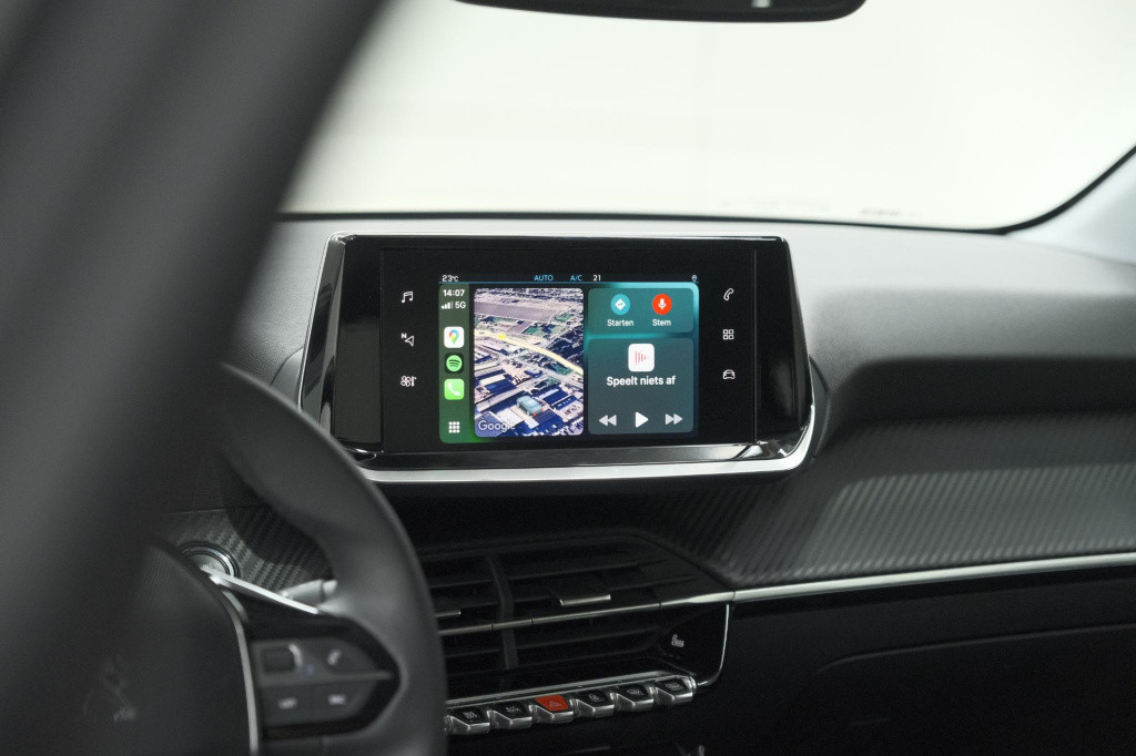 Peugeot 208 puretech 100 allure pack | camera | apple carplay | stoelverwar