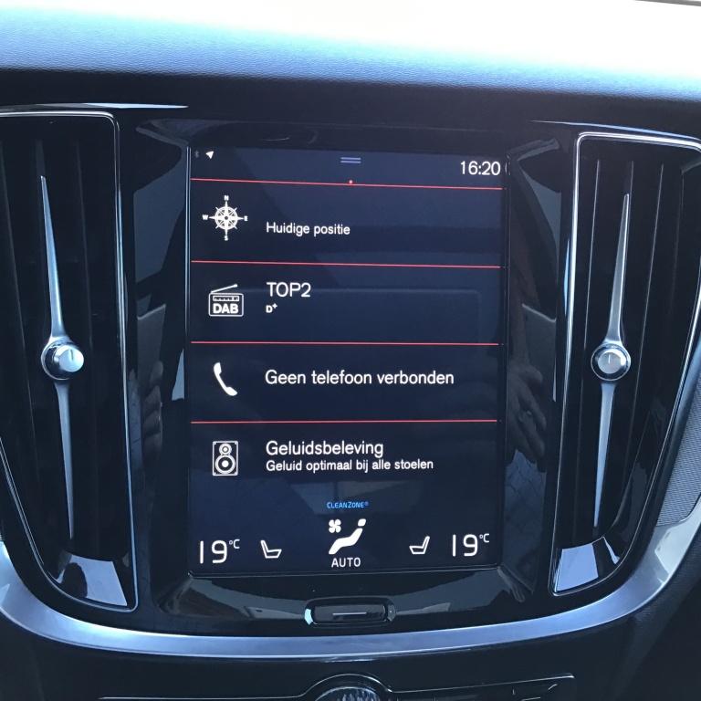 Volvo V60 t8 390pk awd r-design| full options ! trekhaak