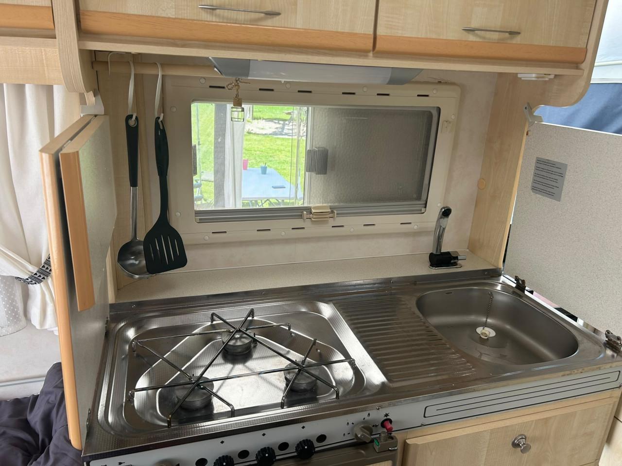 Chateau Caratt caravan