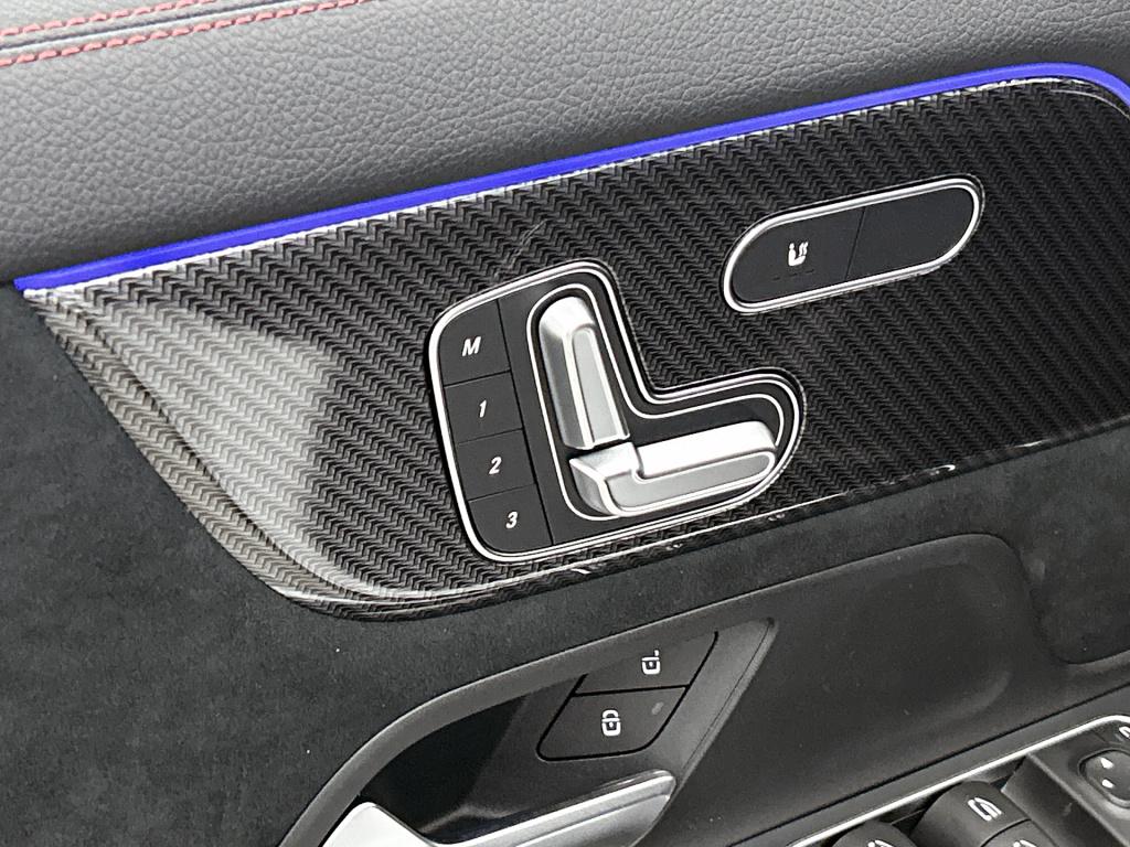 Mercedes-Benz Gla-klasse 180 business solution amg | premium plus pakket | 