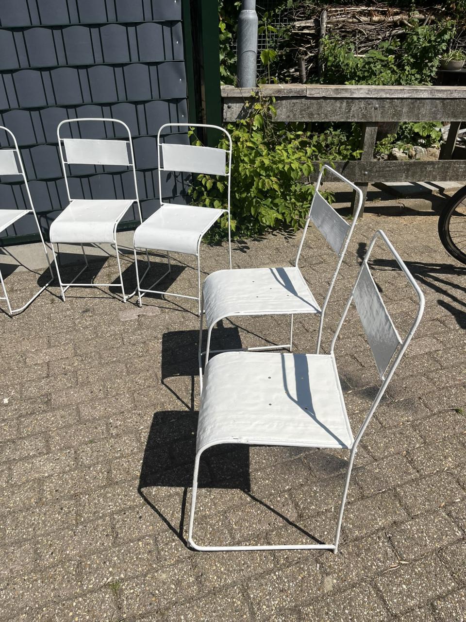 8 Bistrostoeltjes van metaal