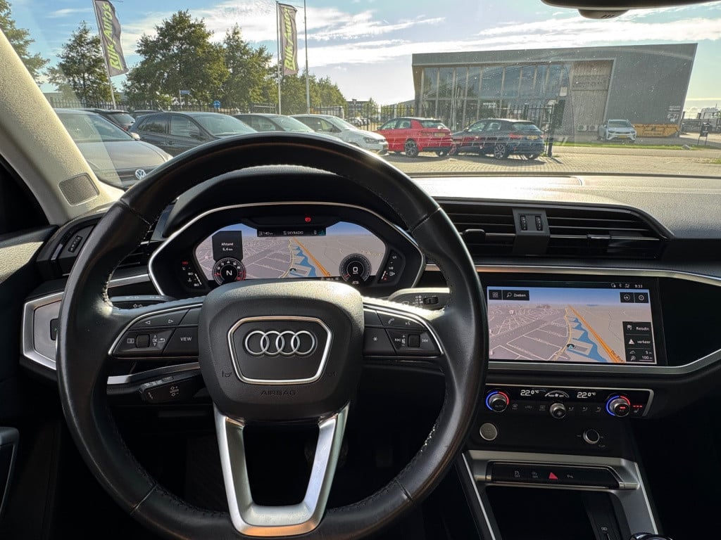 Audi Q3 35 tfsi * camera * matrix led * leer * keyless * trekhaak