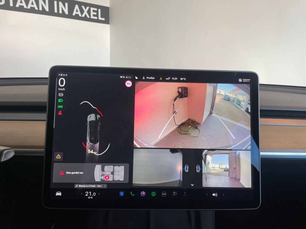 Tesla Model Y long range awd 75 kwh