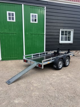 Nieuwe motor trailer