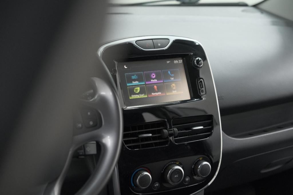 Renault Clio estate tce 90 limited | parkeersensoren | navigatie | airco