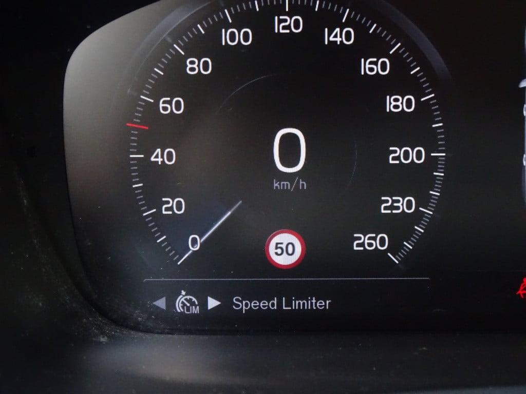 Volvo XC90 2.0 t8 twin engine awd momentum 7-pers | pano