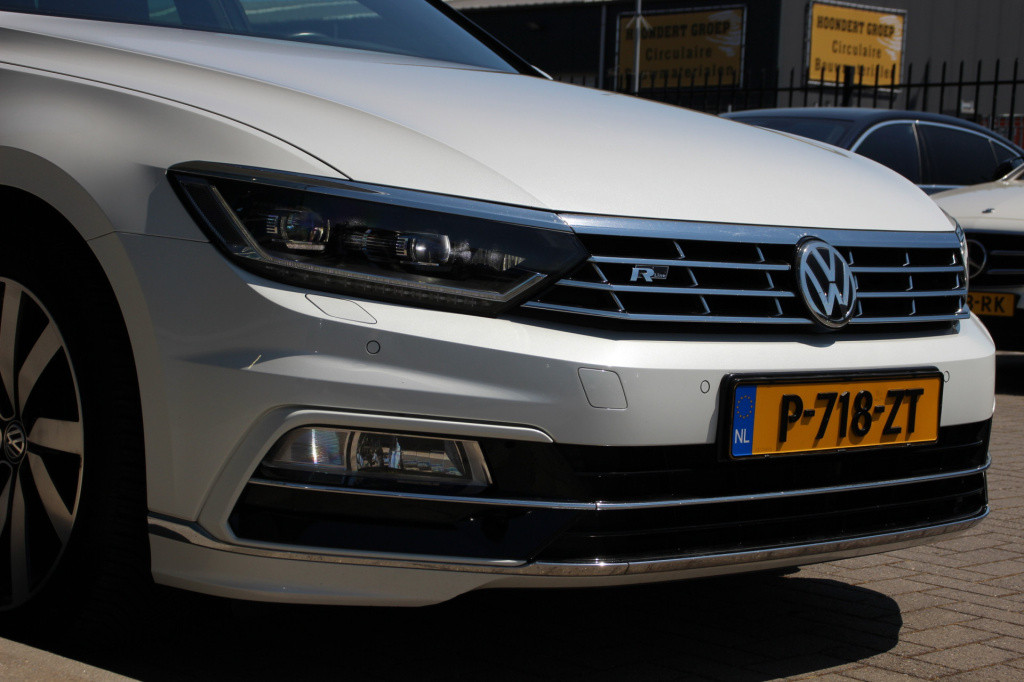 Volkswagen Passat variant 2.0 tsi 220pk highline r-line | dynauidio | acc |