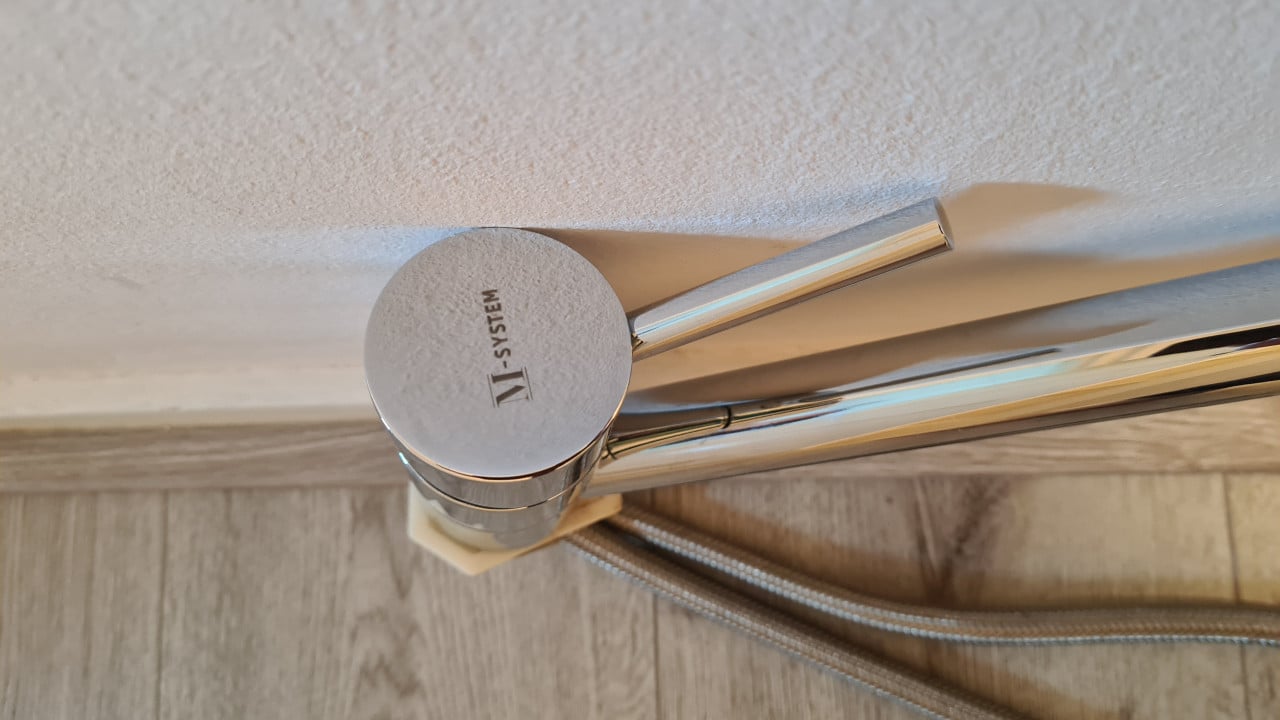 2× wastafel krannen-compleet met oor ring en slangen