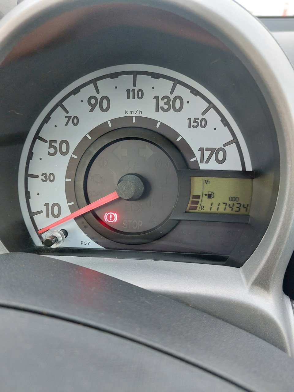Peugeot 107 bj 2006 1600 euro