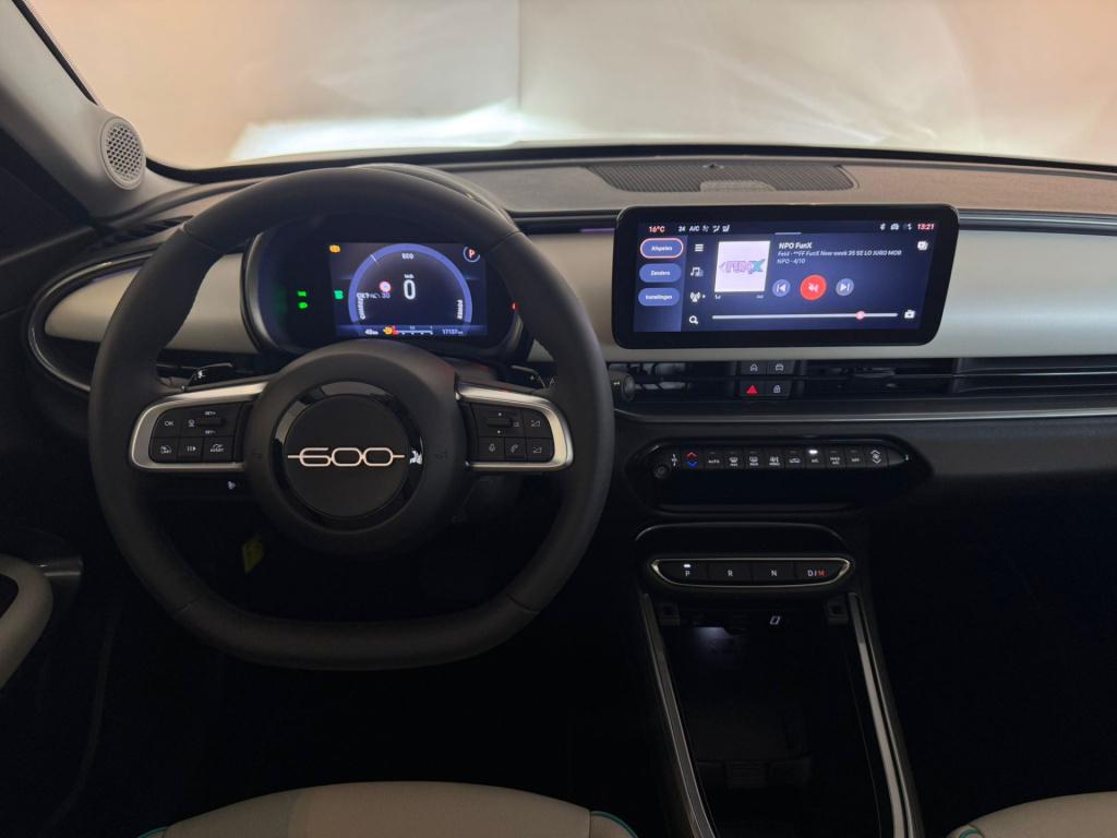 Fiat 600 1.2 hybrid la prima