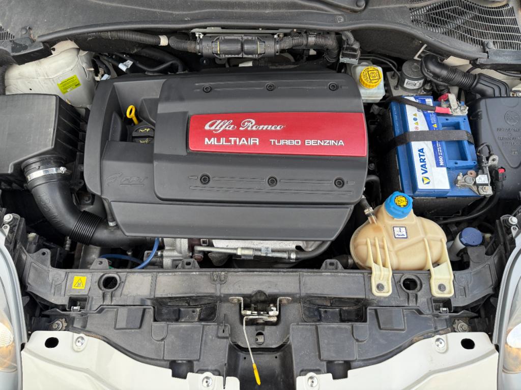 Alfa Romeo MiTo 1.4t - sbk - lage kmstand