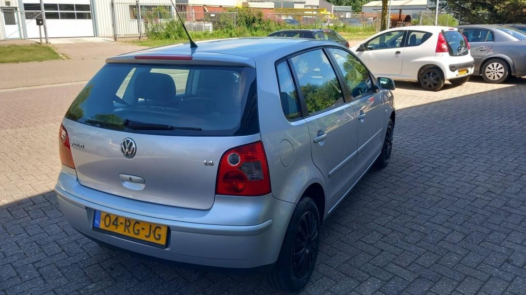 Volkswagen Polo 1.4 16v sportline