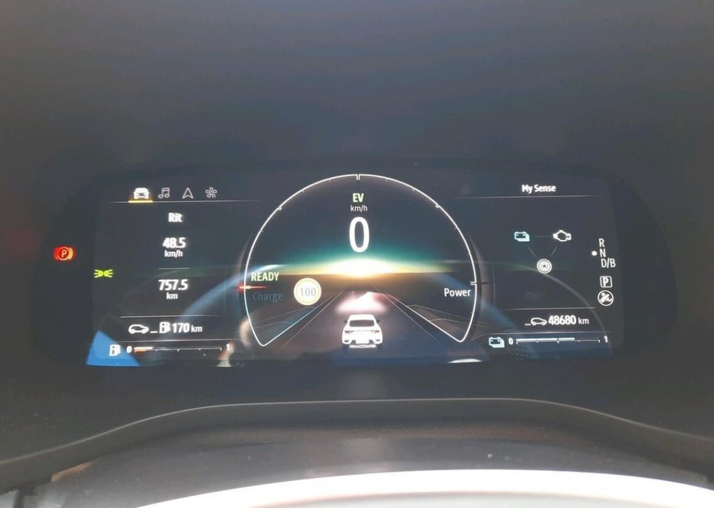 Renault Arkana 1.6 e-tech hybrid 145 e-tech engineered