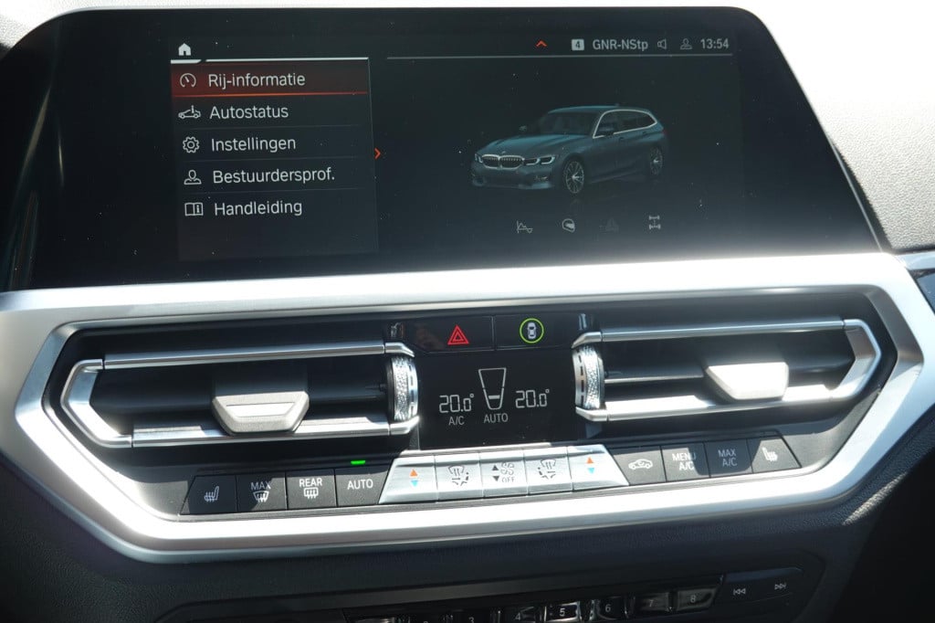 BMW 3-serie touring 330i business edition plus
