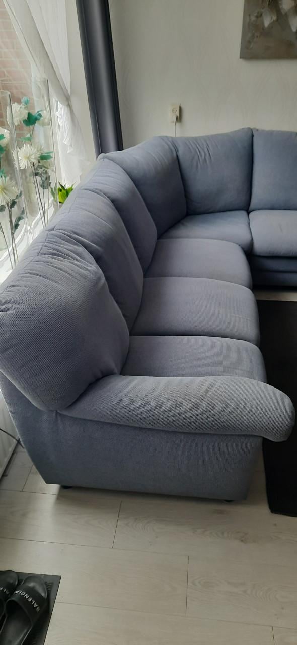 Hoekbank 3 hoek 3 stoffen bekleding 4a5 jaar oud nwpr € 2899,- vrpr € 389,-
