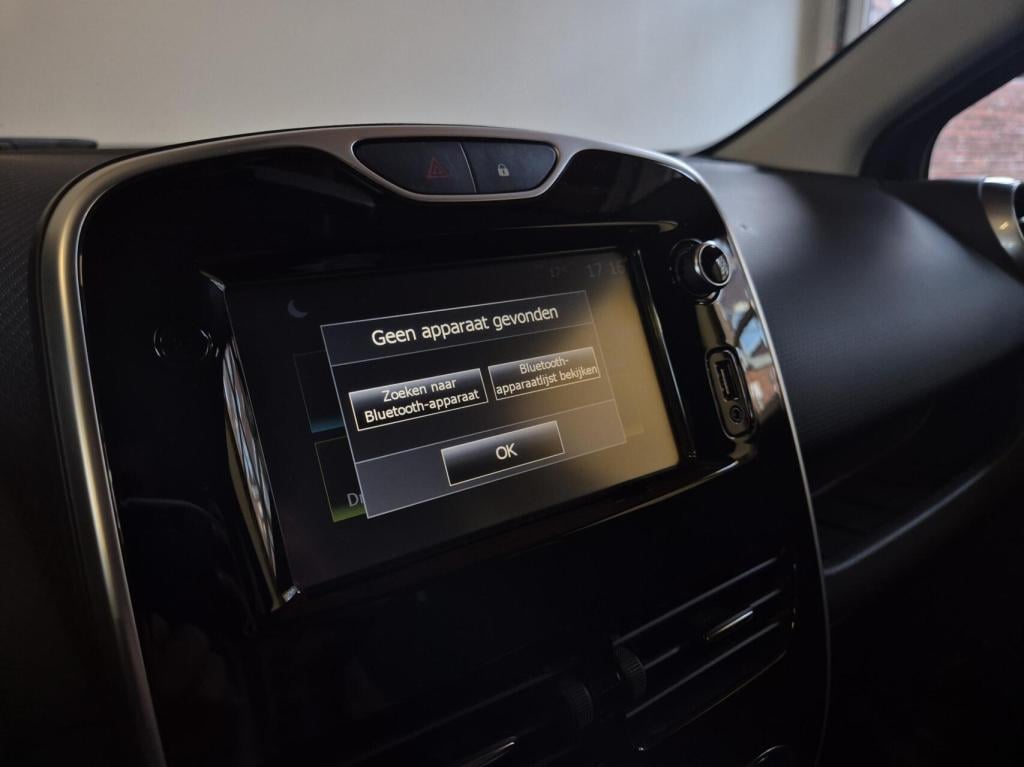 Renault Clio 0.9 tce limited / keyless / cruisecontrol / parkeersensoren