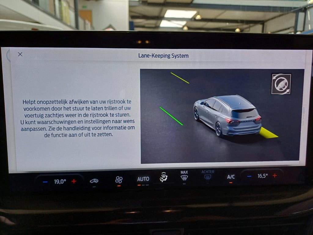 Ford Focus wagon 1.0 ecoboost hybrid st line