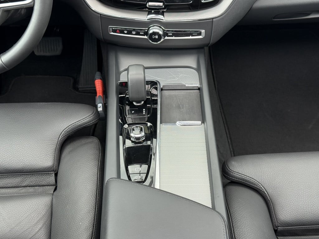Volvo XC60 2.0 t6 awd + dark
