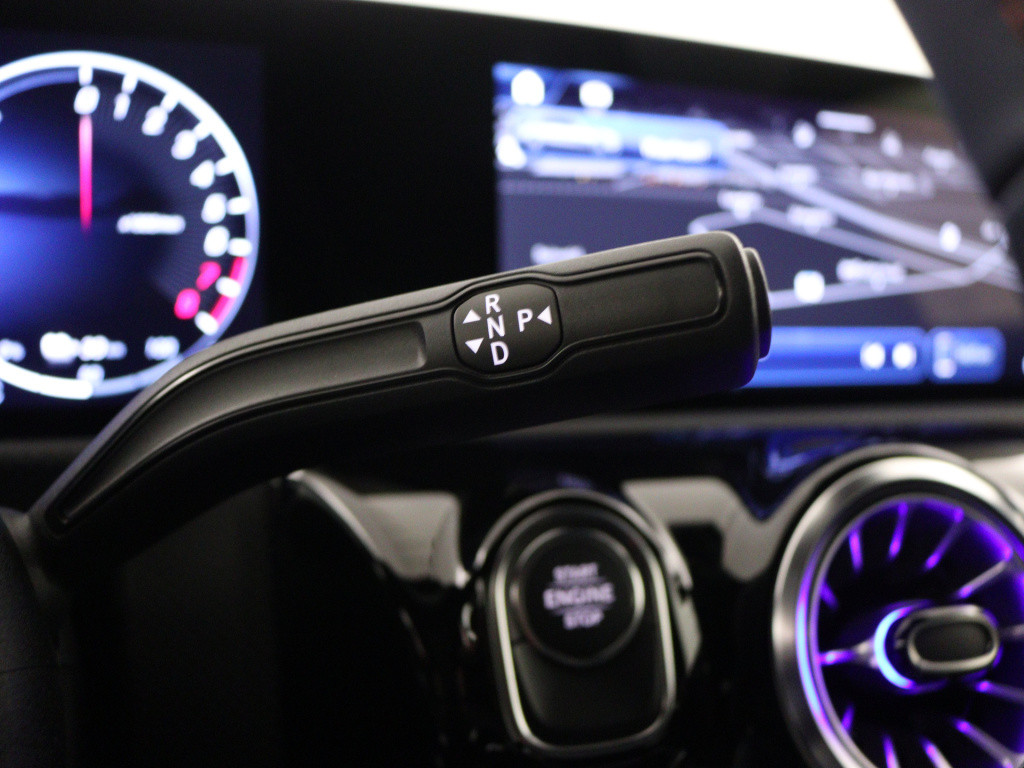 Mercedes-Benz A-Klasse 250 e amg line | premium pack | nightpakket | draadl