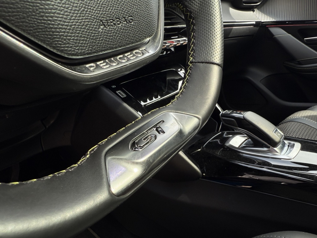 Peugeot 208 1.2 puretech gt // automaat // panoramadak //