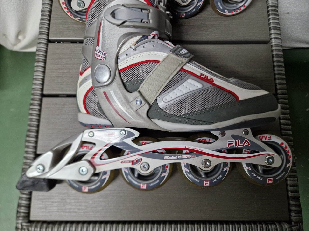 Fila skates