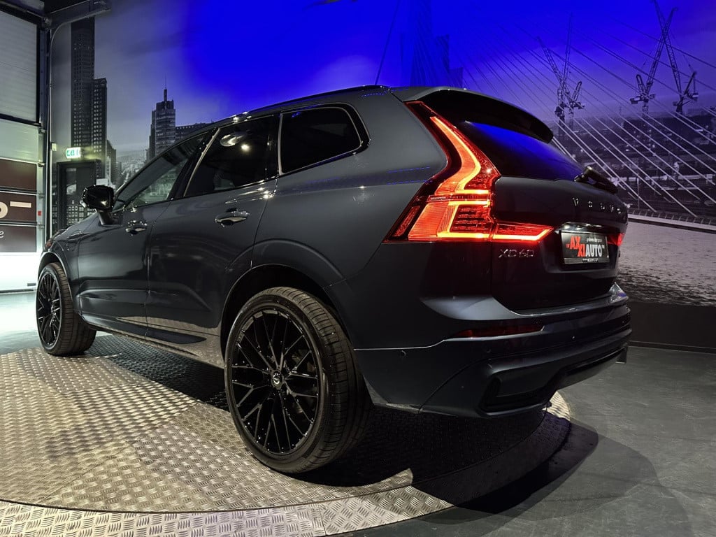 Volvo XC60 2.0 t6 plug-in hybrid awd plus dark *pano*hksound*leder*memory*