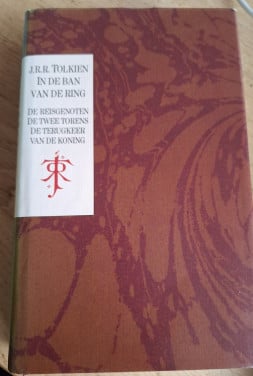 In de Ban van de Ring, door J.R.R Tolkien. Uitg. Het Spectrum, 1992