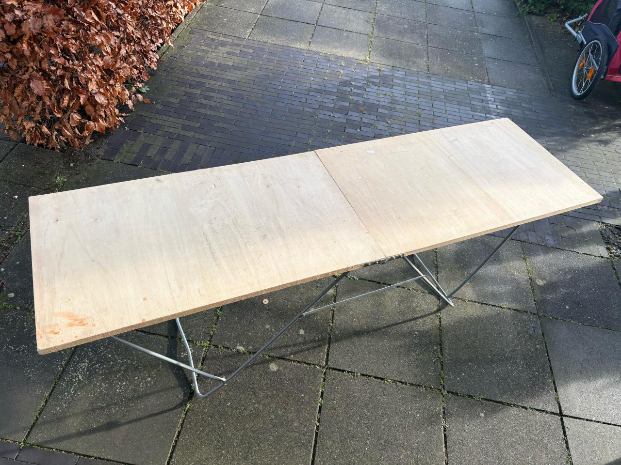 Gereserveerd! Behangtafel