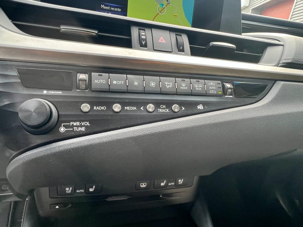 Lexus Es 300h luxury line , elektrisch panodak enz..