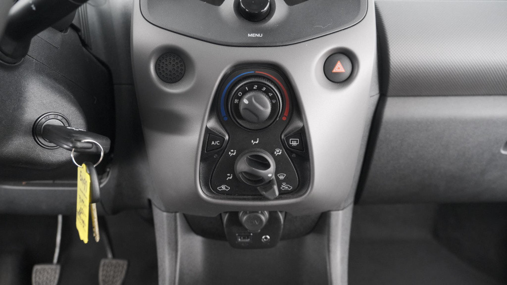 Peugeot 108 1.0 e-vti active | airco | allseasonbanden | elektrische ramen 