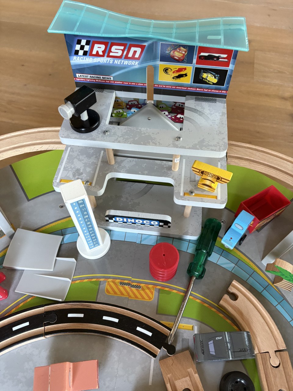 Race circuit