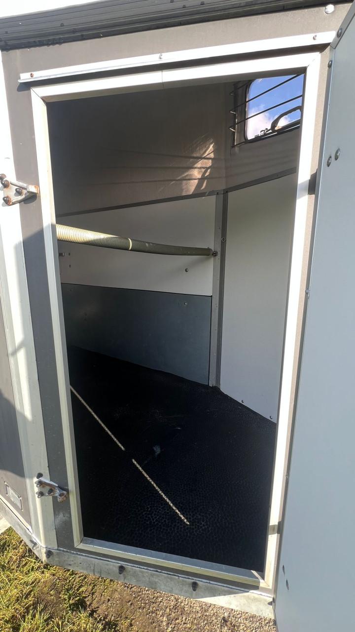 Mooie 1,5 paards trailer