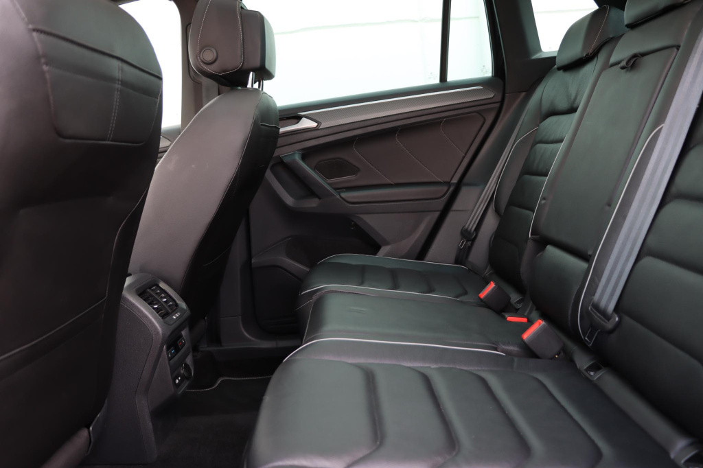 Volkswagen Tiguan 1.4 tsi ehybrid r-line business + 245pk dsg6