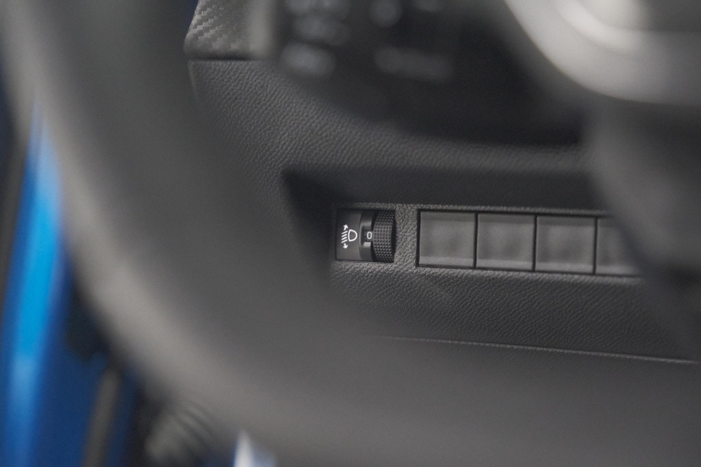Peugeot 2008 puretech 130 eat8 blue lease allure | camera | navigatie | par