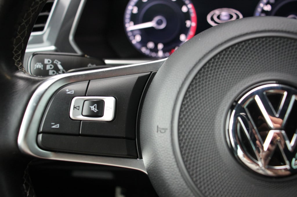 Volkswagen Tiguan 2.0 tsi 4motion r-line | leder | v.c. | keyless