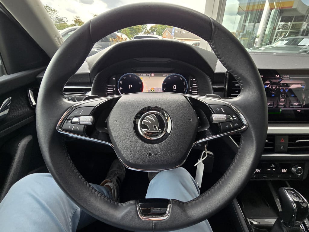 Skoda Kamiq 1.0 tsi selection virtual cockpit android auto navigatie pdc v+