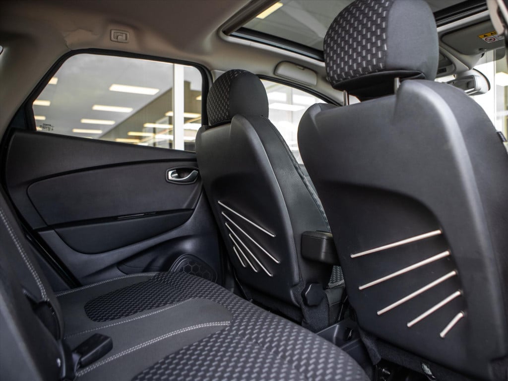 Renault Captur tce 150 intens | automaat | parkeer sensor | panodak | navi 