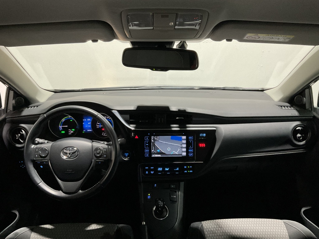 Toyota Auris 1.8 hybrid dynamic go