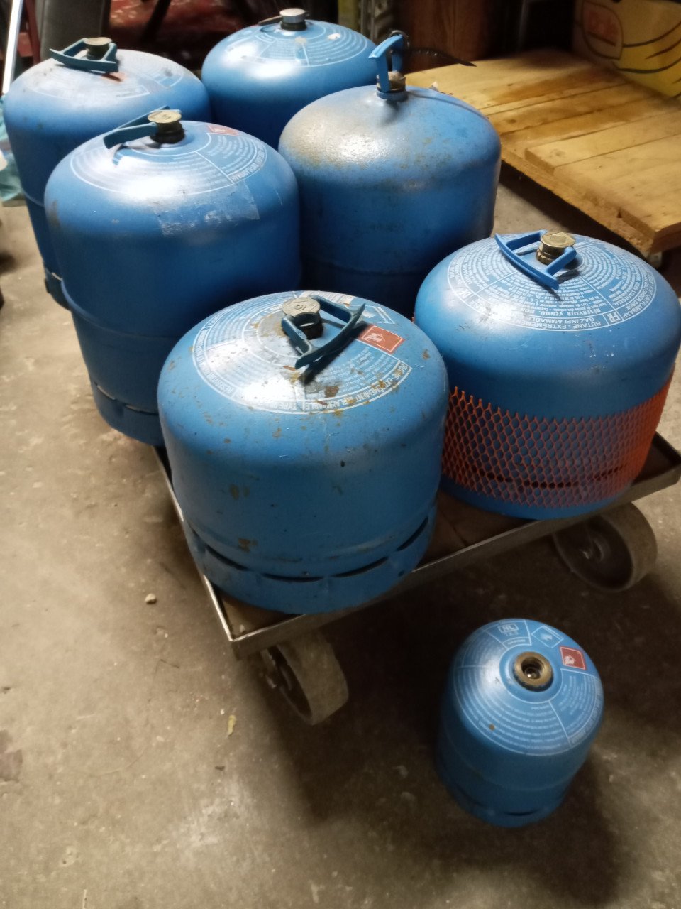 Te koop.gas tankjes