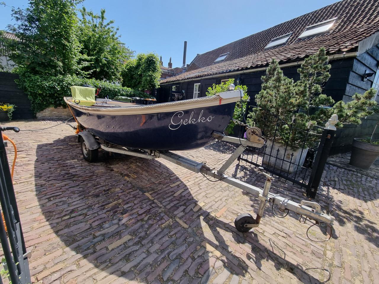 Sloep met 6pk suzuki