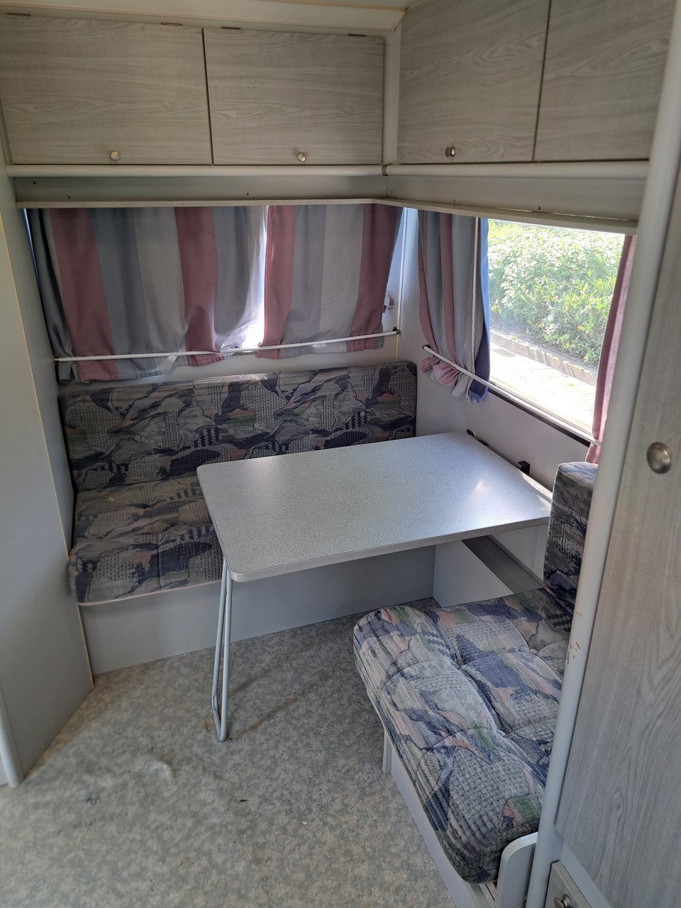 Beyerland 390-D caravan