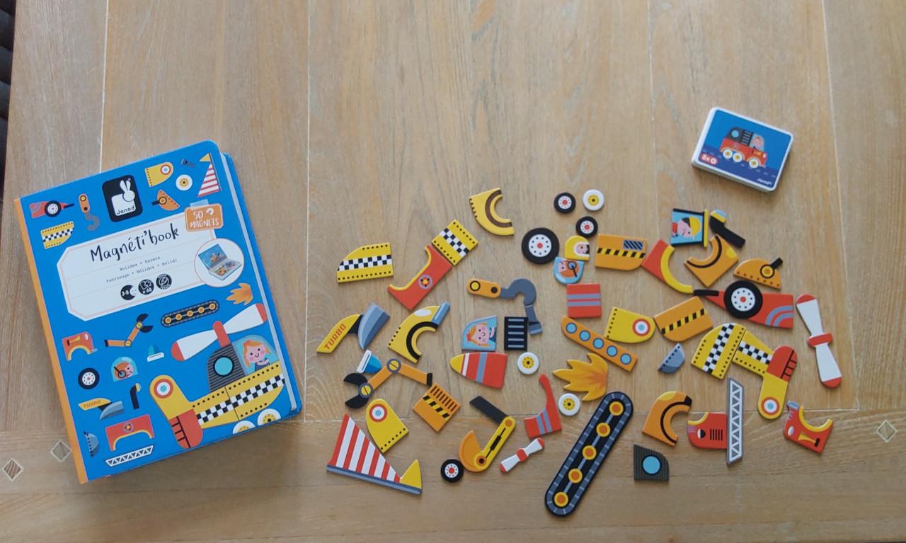 Magnetibook racers van het merk Janod(magneetboek speelset)