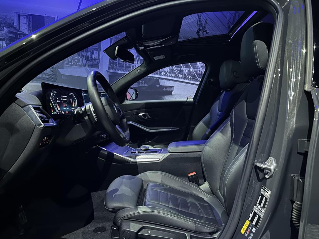 BMW 3-serie touring 330e *dravitgrau*pano*hud*trekhaak*