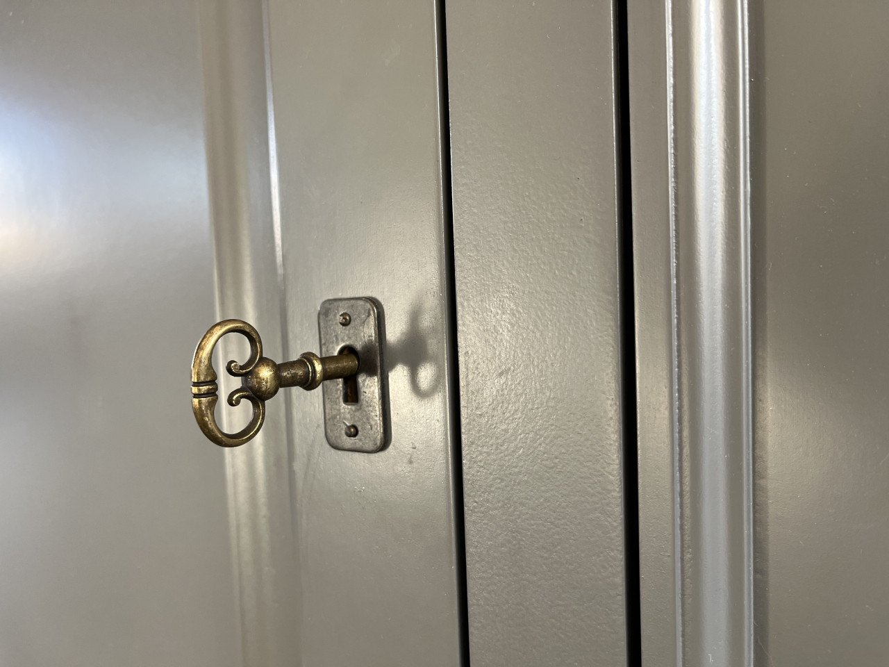 Vitrinekast - wegens verhuizing - VEERE